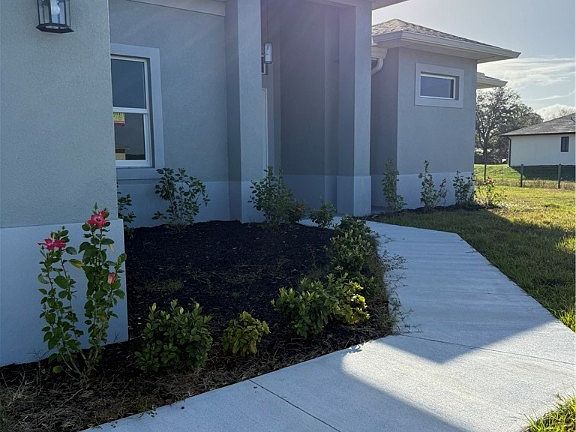 4th image of 665 N Olivo St