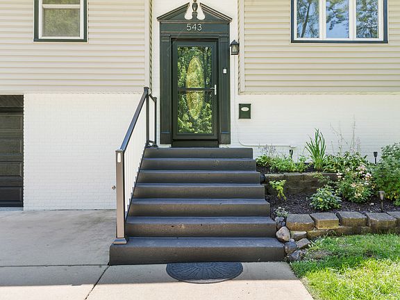 3rd image of 543 Ridge Cir