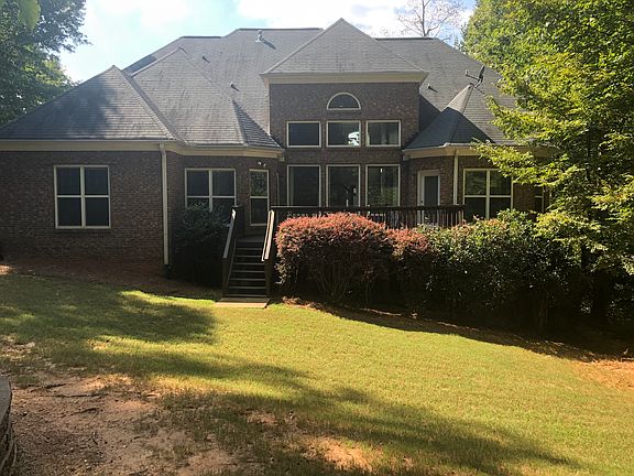 3rd image of 100 Monroe Dr