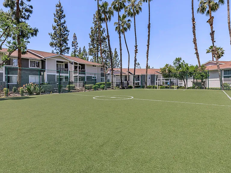 Redlands Lawn & Tennis — Photo 25