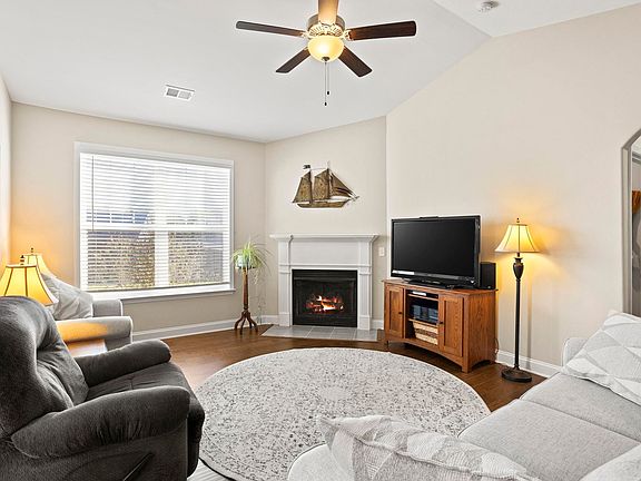 4th image of 718 Corley Way