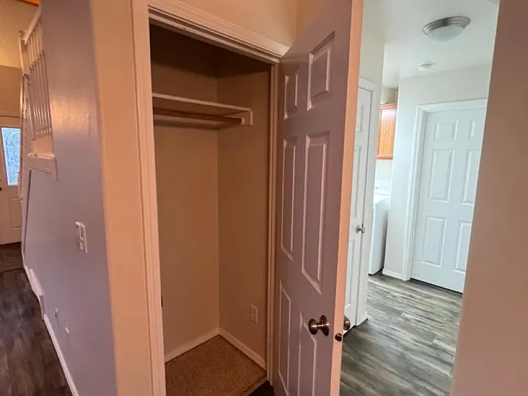 1292 S Vermillon Dr #B — Photo 4