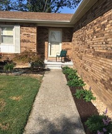 3rd image of 609 S Thorn St