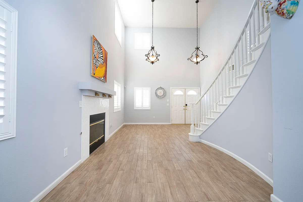 Building Photo - 260 S Arroyo Dr #B