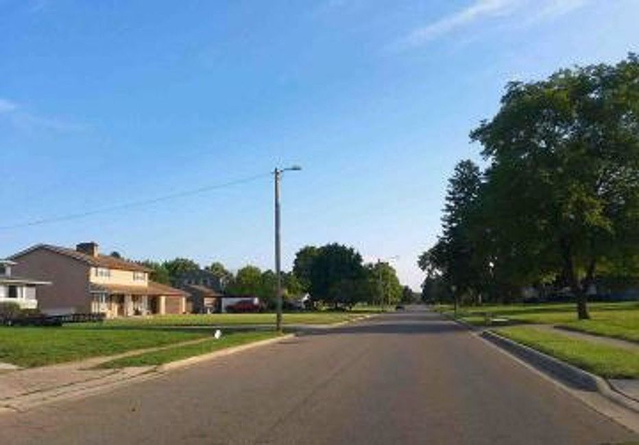 Exterior Neighborhood (street photo)