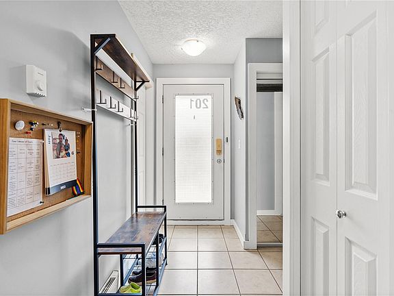 5th image of 908 Brock Ave #201