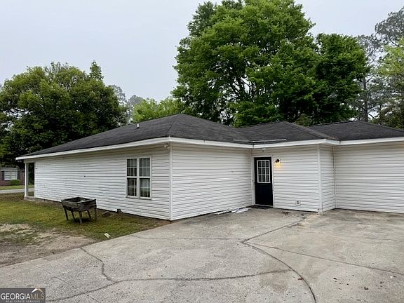2nd image of 400 Catherine Ave