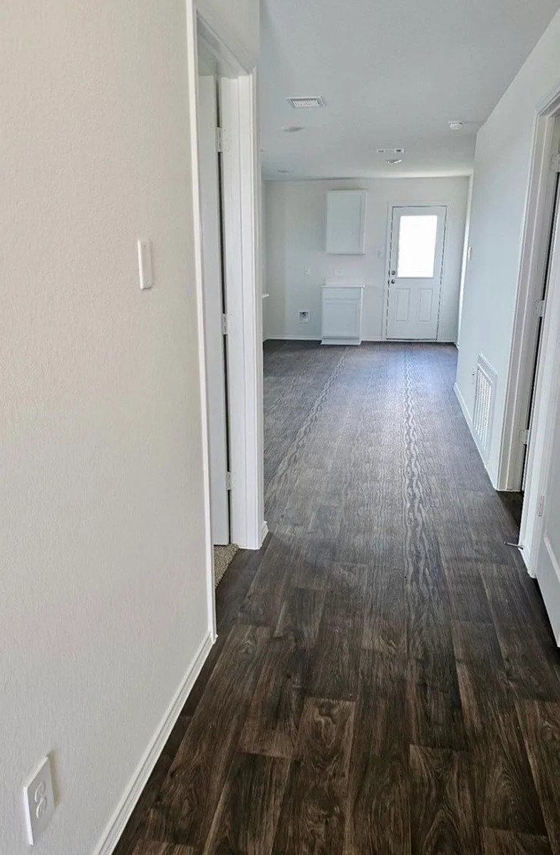 Building Photo - 111 Safflower Dr