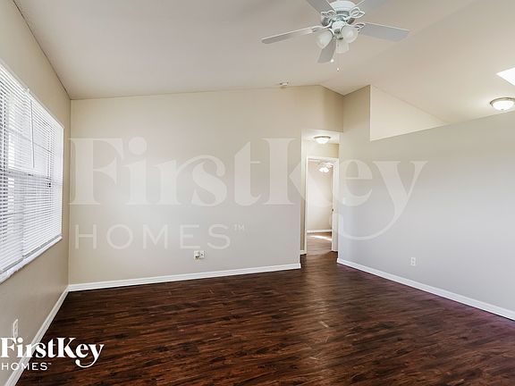 2nd image of 1905 NE 18th Ave