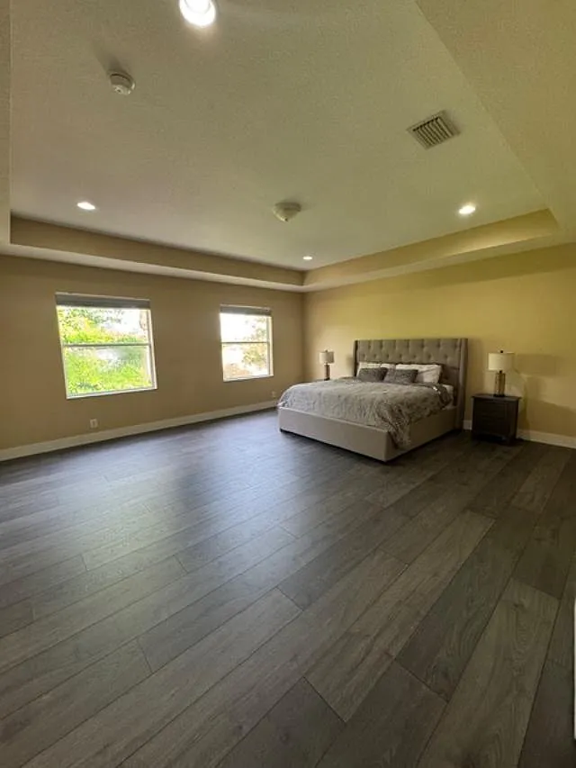 6 bed, 3.0 bath, 3040 sqft, $4,200 — Photo 2