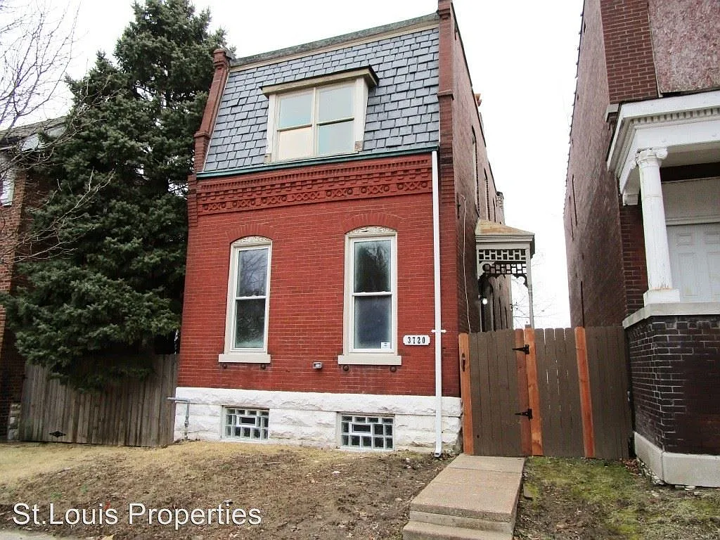 3720 S Compton Ave photo 1