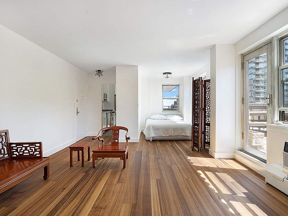 5th image of 333 E 79th St APT 18M