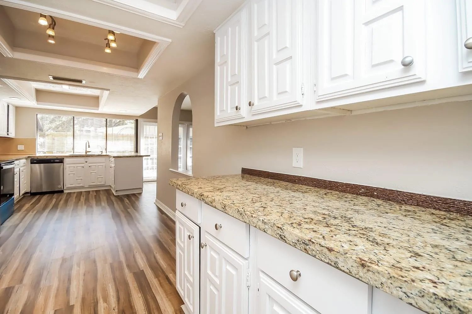 3 bed, 4.0 bath, 1918 sqft, $1,795 — Photo 4