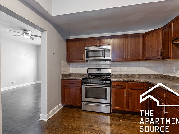3rd image of 901 W Agatite Ave #1E
