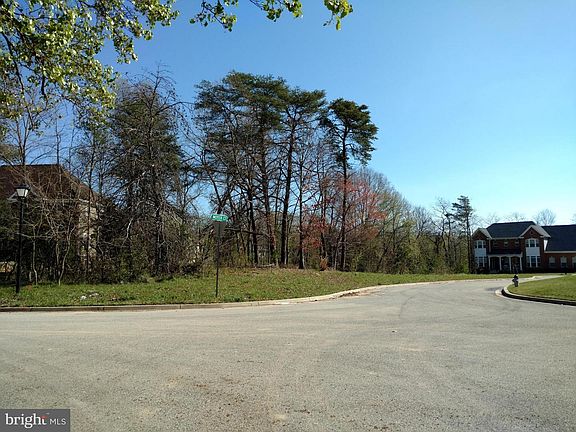 2nd image of 703 Moyer Ct