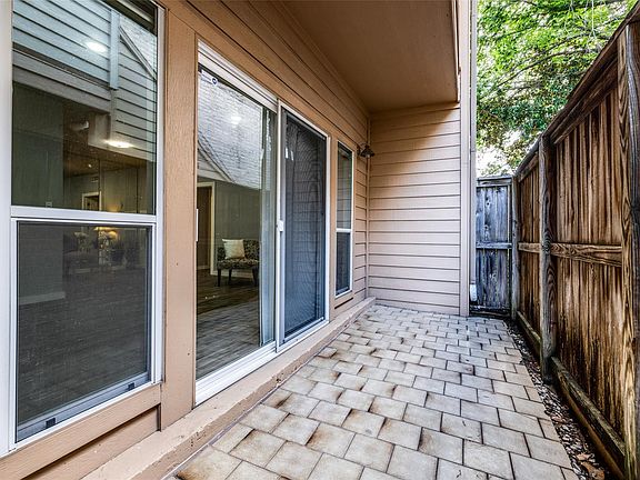 4th image of 1915 Augusta Dr APT 8