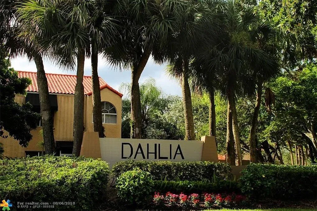 3 bed, 2.5 bath, 1560 sqft, $3,250 — Photo 3