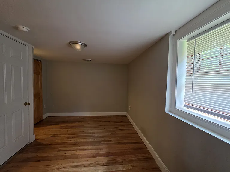 28 E Grand Ave #B — Photo 8