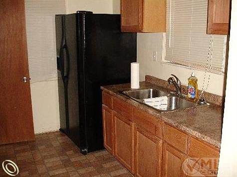 9553 Warwick Kitchen.jpg