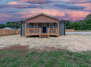 135 Short St, Athens, TN 37303
