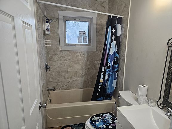 5th image of 123 N Belmont Ave