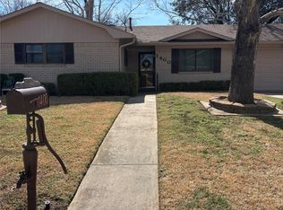 1400 Lynwood St, Gainesville, TX 76240