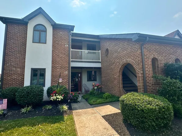 19 Black Oak Dr, Lancaster, PA 17602
