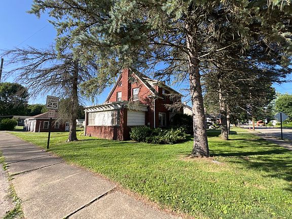 3rd image of 168 W Main St