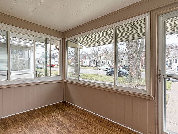 2nd image of 165 15th Ave