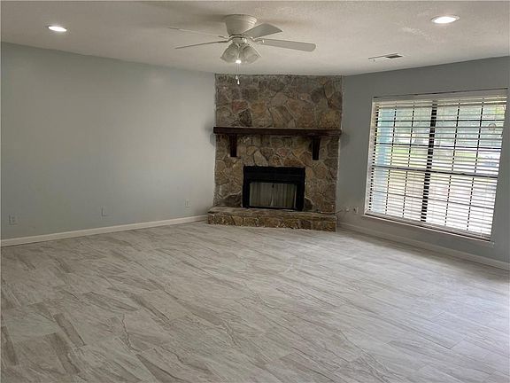 5th image of 808 Glasgow Dr