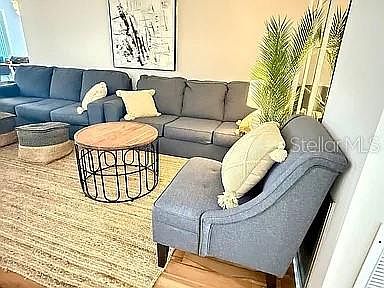 4th image of 709 HICKORY LANE