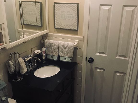 4th image of 521 Wh Dixon Blvd