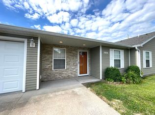 1004 N Radcliffe St APT B, Marion, IL 62959