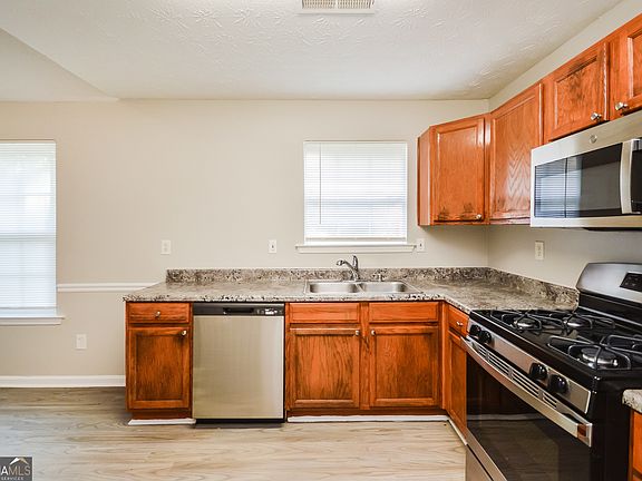 5th image of 265 Vaness Dr