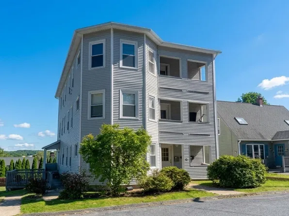 15 Carlstad St, Worcester, MA 01607