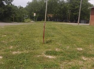 110 W Blue Ave, Creal Springs, IL 62922