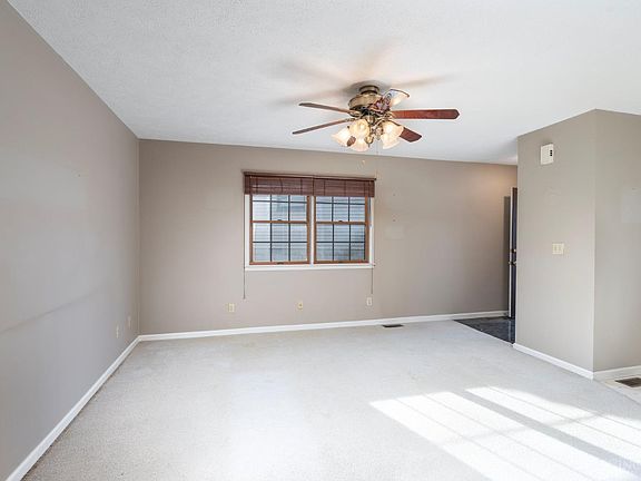 5th image of 110 Springlake Ave