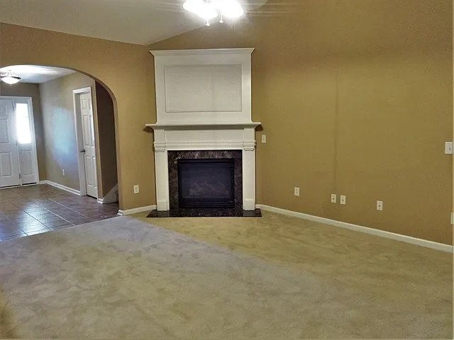3 bed, 2.5 bath, 1895 sqft, $2,870 — Photo 3