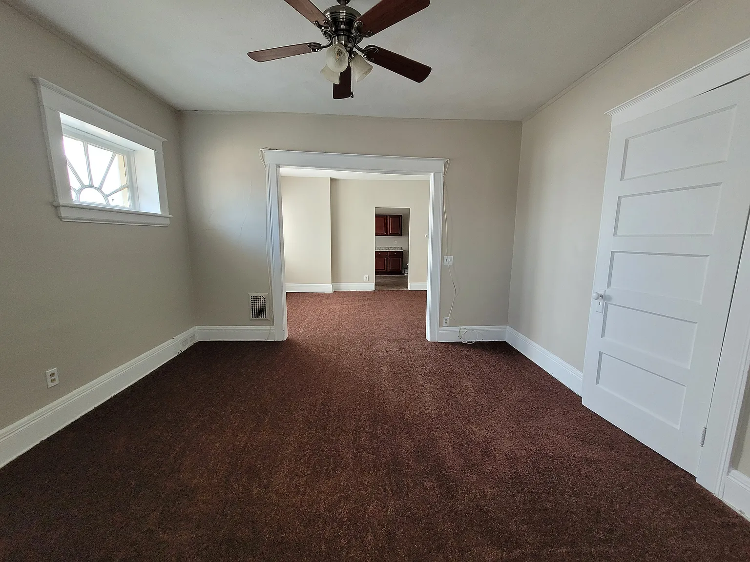 2 bed, 900 sqft, $1,250 — Photo 1