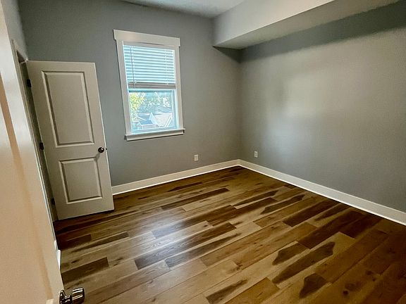 3rd image of 135B Fain St #B