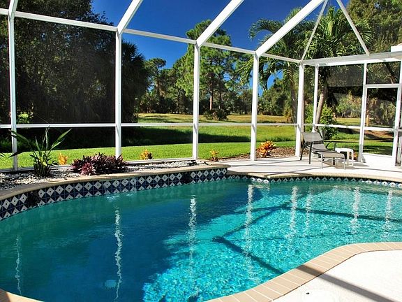 3rd image of 614 Rotonda Cir