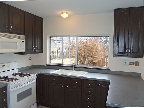 5th image of 1825 College Green Dr