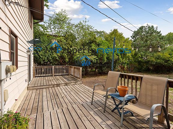 4th image of 2321 2nd St NE #2