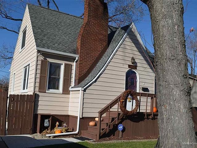 1st image of 28109 Hughes St