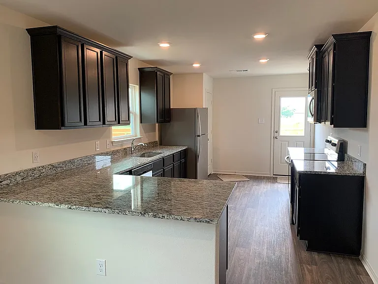 108 N Allington Cir — Photo 7