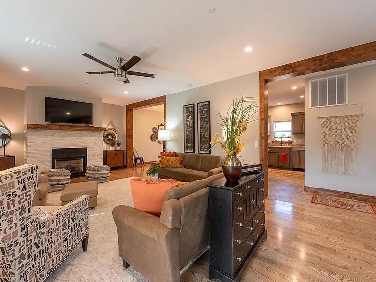 313 Vasquez Rd — Photo 9