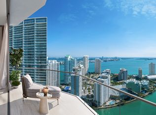 31 SE 5th St #111, Miami, FL 33131