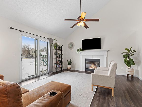 3rd image of 217 Brushmore Ct