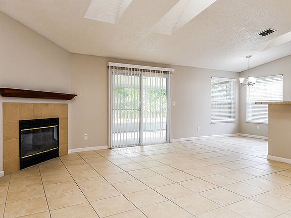 3rd image of 12318 Cobblestone Cir