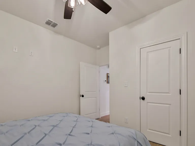 1409 Quincy Ave — Photo 15